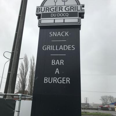 Totems extérieurs Burger Grill