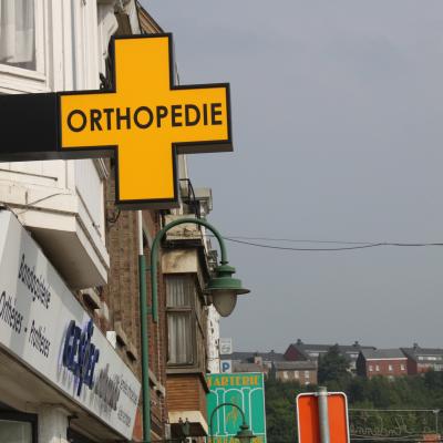 Enseigne et croix de pharmacie Orhopédie