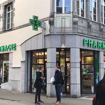 Enseigne et croix de pharmacie Pharmacie Namur